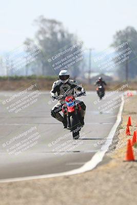 media/Sep-20-2025-TrackDaz (Sat) [[27f0cde673]]/B Group/220pm (Turn 9)/